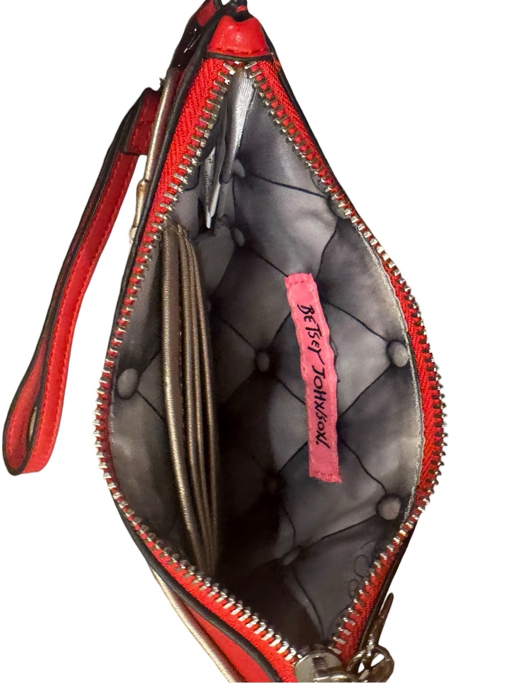Betsey Johnson Red Quilted Heart Wristlet Phone Case - Picture 5 of 7